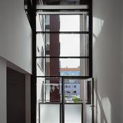 ArchitektInnen / KünstlerInnen: Ganahl Ifsits Architekten<br>Projekt: WHA Troststrasse<br>Aufnahmedatum: 10/04<br>Format: 6x9cm C-Dia<br>Lieferformat: Dia-Duplikat, Scan 300 dpi<br>Bestell-Nummer: 041007-13<br>