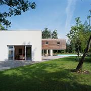 ArchitektInnen / KünstlerInnen: Holzbauer und Partner ZT GmbH<br>Projekt: Haus Z.<br>Aufnahmedatum: 09/04<br>Format: 6x9cm C-Dia<br>Lieferformat: Dia-Duplikat, Scan 300 dpi<br>Bestell-Nummer: 040908-07<br>