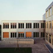 ArchitektInnen / KünstlerInnen: ARTEC Architekten<br>Projekt: Volksschule Zehdengasse<br>Aufnahmedatum: 10/96<br>Format: 6x7cm C-Dia<br>Lieferformat: C-Print, Scan 300 dpi<br>Bestell-Nummer: 961024-09<br>