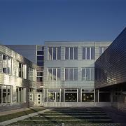 ArchitektInnen / KünstlerInnen: ARTEC Architekten<br>Projekt: Volksschule Zehdengasse<br>Aufnahmedatum: 10/96<br>Format: 6x9cm C-Dia<br>Lieferformat: C-Print, 500px<br>Bestell-Nummer: 961024-16<br>