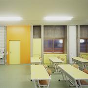 ArchitektInnen / KünstlerInnen: ARTEC Architekten<br>Projekt: Volksschule Zehdengasse<br>Aufnahmedatum: 10/96<br>Format: 6x12cm C-Dia<br>Lieferformat: C-Print, 500px<br>Bestell-Nummer: 961024-28<br>