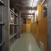ArchitektInnen / KünstlerInnen: ARTEC Architekten<br>Projekt: Volksschule Zehdengasse<br>Aufnahmedatum: 10/96<br>Format: 6x9cm C-Dia<br>Lieferformat: C-Print, 500px<br>Bestell-Nummer: 961024-32<br>