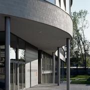 ArchitektInnen / KünstlerInnen: Martin Kohlbauer<br>Projekt: Volksschule Vorgartenstraße<br>Aufnahmedatum: 08/03<br>Format: 6x9cm C-Dia<br>Lieferformat: C-Print, Scan 300 dpi<br>Bestell-Nummer: 030826-05<br>