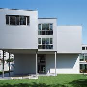 ArchitektInnen / KünstlerInnen: Martin Kohlbauer<br>Projekt: Volksschule Vorgartenstraße<br>Aufnahmedatum: 08/03<br>Format: 6x9cm C-Dia<br>Lieferformat: C-Print, Scan 300 dpi<br>Bestell-Nummer: 030826-12<br>