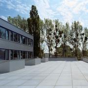 ArchitektInnen / KünstlerInnen: Martin Kohlbauer<br>Projekt: Volksschule Vorgartenstraße<br>Aufnahmedatum: 08/03<br>Format: 6x9cm C-Dia<br>Lieferformat: C-Print, Scan 300 dpi<br>Bestell-Nummer: 030826-21<br>