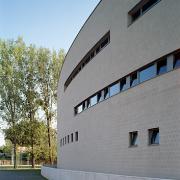 ArchitektInnen / KünstlerInnen: Martin Kohlbauer<br>Projekt: Volksschule Vorgartenstraße<br>Aufnahmedatum: 08/03<br>Format: 6x9cm C-Dia<br>Lieferformat: C-Print, Scan 300 dpi<br>Bestell-Nummer: 030826-32<br>