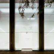 ArchitektInnen / KünstlerInnen: EOOS<br>Projekt: A1-Lounge<br>Aufnahmedatum: 09/04<br>Format: 6x9cm C-Neg<br>Lieferformat: C-Print, Scan 300 dpi<br>Bestell-Nummer: 040914-20D<br>