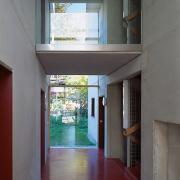 ArchitektInnen / KünstlerInnen: gharakhanzadeh sandbichler architekten zt gmbh<br>Projekt: Casa Nuova<br>Aufnahmedatum: 10/03<br>Format: 6x9cm C-Dia<br>Lieferformat: Dia-Duplikat, Scan 300 dpi<br>Bestell-Nummer: 031016-12<br>