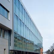 ArchitektInnen / KünstlerInnen: TREUSCH architecture<br>Projekt: Fachhochschule Wels<br>Aufnahmedatum: 03/05<br>Format: 6x9cm C-Dia<br>Lieferformat: Dia-Duplikat, Scan 300 dpi<br>Bestell-Nummer: 050311-03<br>