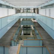 ArchitektInnen / KünstlerInnen: TREUSCH architecture<br>Projekt: Fachhochschule Wels<br>Aufnahmedatum: 03/05<br>Format: 6x9cm C-Dia<br>Lieferformat: Dia-Duplikat, Scan 300 dpi<br>Bestell-Nummer: 050311-12<br>