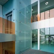 ArchitektInnen / KünstlerInnen: Johannes Zieser<br>Projekt: Bundesschulzentrum<br>Aufnahmedatum: 04/05<br>Format: 6x9cm C-Dia<br>Lieferformat: Dia-Duplikat, Scan 300 dpi<br>Bestell-Nummer: 050425-07<br>