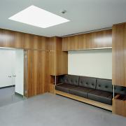 ArchitektInnen / KünstlerInnen: Erwin Steiner<br>Projekt: OeKB AG Informatikfoyer<br>Aufnahmedatum: 04/05<br>Format: 6x9cm C-Neg<br>Lieferformat: C-Print, Scan 300 dpi<br>Bestell-Nummer: 050401-05<br>