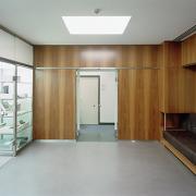 ArchitektInnen / KünstlerInnen: Erwin Steiner<br>Projekt: OeKB AG Informatikfoyer<br>Aufnahmedatum: 04/05<br>Format: 6x9cm C-Neg<br>Lieferformat: C-Print, Scan 300 dpi<br>Bestell-Nummer: 050401-07<br>