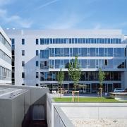 ArchitektInnen / KünstlerInnen: TREUSCH architecture<br>Projekt: Fachhochschule Wels<br>Aufnahmedatum: 03/05<br>Format: 6x9cm C-Dia<br>Lieferformat: Dia-Duplikat, Scan 300 dpi<br>Bestell-Nummer: 050311-34<br>