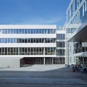 ArchitektInnen / KünstlerInnen: TREUSCH architecture<br>Projekt: Fachhochschule Wels<br>Aufnahmedatum: 03/05<br>Format: 6x9cm C-Dia<br>Lieferformat: Dia-Duplikat, Scan 300 dpi<br>Bestell-Nummer: 050311-36<br>