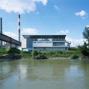 ArchitektInnen / KünstlerInnen: Otto Häuselmayer<br>Projekt: Pumpstation <br>Aufnahmedatum: 07/05<br>Format: 6x9cm C-Dia<br>Lieferformat: Dia-Duplikat, Scan 300 dpi<br>Bestell-Nummer: 050721-01<br>