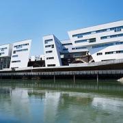 ArchitektInnen / KünstlerInnen: Zaha M. Hadid<br>Projekt: Wohnbau Spittelau<br>Aufnahmedatum: 08/05<br>Format: 6x9cm C-Dia<br>Lieferformat: Dia-Duplikat, Scan 300 dpi<br>Bestell-Nummer: 050802-03<br>