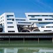 ArchitektInnen / KünstlerInnen: Zaha M. Hadid<br>Projekt: Wohnbau Spittelau<br>Aufnahmedatum: 08/05<br>Format: 6x9cm C-Dia<br>Lieferformat: Dia-Duplikat, Scan 300 dpi<br>Bestell-Nummer: 050802-04<br>