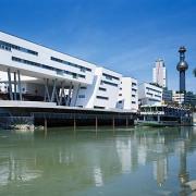 ArchitektInnen / KünstlerInnen: Zaha M. Hadid<br>Projekt: Wohnbau Spittelau<br>Aufnahmedatum: 08/05<br>Format: 6x9cm C-Dia<br>Lieferformat: Dia-Duplikat, Scan 300 dpi<br>Bestell-Nummer: 050802-05B<br>