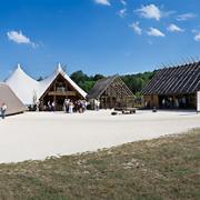 ArchitektInnen / KünstlerInnen: Walter Brada, 3:0 Landschaftsarchitektur Gachowetz Luger Zimermann OG<br>Projekt: Heldenberg Landesausstellung<br>Aufnahmedatum: 08/05<br>Format: 6x12cm C-Dia<br>Lieferformat: Dia-Duplikat, Scan 300 dpi<br>Bestell-Nummer: 050810-09<br>