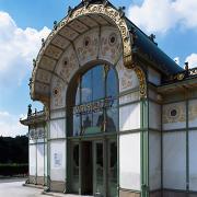 ArchitektInnen / KünstlerInnen: Otto Wagner<br>Projekt: Stadtbahnstation<br>Aufnahmedatum: 08/05<br>Format: 6x9cm C-Dia<br>Lieferformat: Dia-Duplikat, Scan 300 dpi<br>Bestell-Nummer: 050830-03<br>