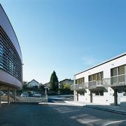 ArchitektInnen / KünstlerInnen: Johannes Zieser<br>Projekt: Gemeindezentrum Stephanshart<br>Aufnahmedatum: 10/05<br>Format: 6x9cm C-Dia<br>Lieferformat: Dia-Duplikat, Scan 300 dpi<br>Bestell-Nummer: 051027-08<br>