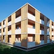 ArchitektInnen / KünstlerInnen: Johannes Zieser<br>Projekt: Wohnhausanlage Öhling<br>Aufnahmedatum: 11/05<br>Format: 6x9cm C-Dia<br>Lieferformat: Dia-Duplikat, Scan 300 dpi<br>Bestell-Nummer: 051108-06<br>