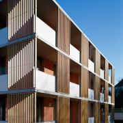 ArchitektInnen / KünstlerInnen: Johannes Zieser<br>Projekt: Wohnhausanlage Öhling<br>Aufnahmedatum: 11/05<br>Format: 6x9cm C-Dia<br>Lieferformat: Dia-Duplikat, Scan 300 dpi<br>Bestell-Nummer: 051108-07<br>