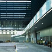 ArchitektInnen / KünstlerInnen: Andreas Treusch<br>Projekt: ACC Air Cargo Center<br>Aufnahmedatum: 01/06<br>Format: 6x9cm C-Dia<br>Lieferformat: Dia-Duplikat, Scan 300 dpi<br>Bestell-Nummer: 060113-05<br>