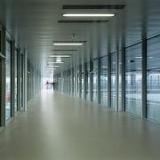ArchitektInnen / KünstlerInnen: Andreas Treusch<br>Projekt: ACC Air Cargo Center<br>Aufnahmedatum: 01/06<br>Format: 6x9cm C-Dia<br>Lieferformat: Dia-Duplikat, Scan 300 dpi<br>Bestell-Nummer: 060113-16<br>