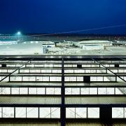 ArchitektInnen / KünstlerInnen: Andreas Treusch<br>Projekt: ACC Air Cargo Center<br>Aufnahmedatum: 01/06<br>Format: 6x9cm C-Neg<br>Lieferformat: C-Print, Scan 300 dpi<br>Bestell-Nummer: 060113-48<br>