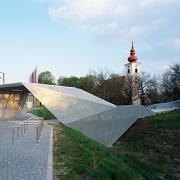 ArchitektInnen / KünstlerInnen: nonconform zt gmbh, MAGK Architekten aichholzer | klein ZT OG, synn architekten ZT-OG<br>Projekt: Schloss Orth<br>Aufnahmedatum: 04/06<br>Format: 6x9cm C-Dia<br>Lieferformat: Dia-Duplikat, Scan 300 dpi<br>Bestell-Nummer: 060420-05<br>
