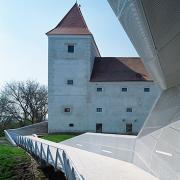 ArchitektInnen / KünstlerInnen: nonconform zt gmbh, MAGK Architekten aichholzer | klein ZT OG, synn architekten ZT-OG<br>Projekt: Schloss Orth<br>Aufnahmedatum: 04/06<br>Format: 6x9cm C-Dia<br>Lieferformat: Dia-Duplikat, Scan 300 dpi<br>Bestell-Nummer: 060420-09<br>