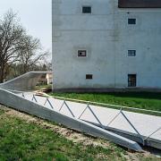 ArchitektInnen / KünstlerInnen: nonconform zt gmbh, MAGK Architekten aichholzer | klein ZT OG, synn architekten ZT-OG<br>Projekt: Schloss Orth<br>Aufnahmedatum: 04/06<br>Format: 6x9cm C-Dia<br>Lieferformat: Dia-Duplikat, Scan 300 dpi<br>Bestell-Nummer: 060420-11<br>