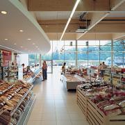 ArchitektInnen / KünstlerInnen: LOVE architecture and urbanism<br>Projekt: Spar Oberschützen<br>Aufnahmedatum: 06/06<br>Format: 6x9cm C-Dia<br>Lieferformat: Dia-Duplikat, Scan 300 dpi<br>Bestell-Nummer: 060625-26<br>