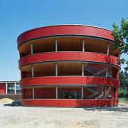 ArchitektInnen / KünstlerInnen: Johannes Zieser<br>Projekt: Seniorenheim Stockerau<br>Aufnahmedatum: 06/06<br>Format: 6x9cm C-Dia<br>Lieferformat: Dia-Duplikat, Scan 300 dpi<br>Bestell-Nummer: 060417-12<br>