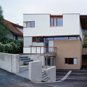 ArchitektInnen / KünstlerInnen: Judith Eiblmayr<br>Projekt: Haus P.<br>Aufnahmedatum: 10/00<br>Format: 6x9cm C-Dia<br>Lieferformat: Dia-Duplikat, Scan 300 dpi<br>Bestell-Nummer: 001004-03<br>