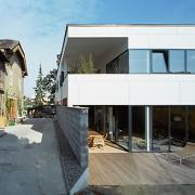 ArchitektInnen / KünstlerInnen: t-hoch-n Ziviltechniker GmbH<br>Projekt: Haus F.<br>Aufnahmedatum: 10/06<br>Format: 6x9cm C-Dia<br>Lieferformat: Dia-Duplikat, Scan 300 dpi<br>Bestell-Nummer: 061020-03<br>