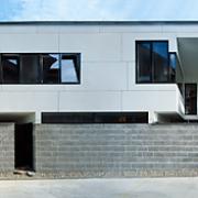 ArchitektInnen / KünstlerInnen: t-hoch-n Ziviltechniker GmbH<br>Projekt: Haus F.<br>Aufnahmedatum: 10/06<br>Format: 6x9cm C-Dia<br>Lieferformat: Dia-Duplikat, Scan 300 dpi<br>Bestell-Nummer: 061020-11<br>