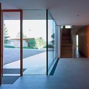 ArchitektInnen / KünstlerInnen: Pichler & Traupmann Architekten ZT GmbH<br>Projekt: Haus Ö.<br>Aufnahmedatum: 04/07<br>Format: 6x9cm C-Dia<br>Lieferformat: Dia-Duplikat, Scan 300 dpi<br>Bestell-Nummer: 070427-19<br>