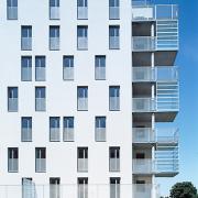 ArchitektInnen / KünstlerInnen: Martin Kohlbauer<br>Projekt: WHA Thürnlhofstraße<br>Aufnahmedatum: 06/07<br>Format: 6x9cm C-Dia<br>Lieferformat: Dia-Duplikat, Scan 300 dpi<br>Bestell-Nummer: 070619-06<br>