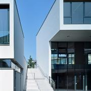 ArchitektInnen / KünstlerInnen: Pichler & Traupmann Architekten ZT GmbH<br>Projekt: Neue Mitte Hagenberg<br>Aufnahmedatum: 08/07<br>Format: 6x9cm C-Dia<br>Lieferformat: Dia-Duplikat, Scan 300 dpi<br>Bestell-Nummer: 070802-20<br>