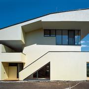 ArchitektInnen / KünstlerInnen: t-hoch-n Ziviltechniker GmbH<br>Projekt: Haus H.<br>Aufnahmedatum: 06/07<br>Format: 6x9cm C-Dia<br>Lieferformat: Dia-Duplikat, Scan 300 dpi<br>Bestell-Nummer: 070626-01<br>