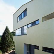 ArchitektInnen / KünstlerInnen: t-hoch-n Ziviltechniker GmbH<br>Projekt: Haus H.<br>Aufnahmedatum: 06/07<br>Format: 6x9cm C-Dia<br>Lieferformat: Dia-Duplikat, Scan 300 dpi<br>Bestell-Nummer: 070626-11<br>