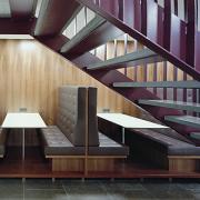 ArchitektInnen / KünstlerInnen: Erwin Steiner<br>Projekt: OeKB Betriebsrestaurant<br>Aufnahmedatum: 01/08<br>Format: 6x9cm C-Neg<br>Lieferformat: C-Print, Scan 300 dpi<br>Bestell-Nummer: 080119-15<br>