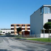 ArchitektInnen / KünstlerInnen: Johannes Zieser<br>Projekt: Wohnhausanlage Öhling<br>Aufnahmedatum: 10/07<br>Format: 6x9cm C-Dia<br>Lieferformat: Dia-Duplikat, Scan 300 dpi<br>Bestell-Nummer: 071015-01<br>