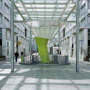 ArchitektInnen / KünstlerInnen: Johannes Zieser<br>Projekt: Wegeleitsystem Landhausviertel<br>Aufnahmedatum: 02/08<br>Format: 6x9cm C-Neg<br>Lieferformat: C-Print, Scan 300 dpi<br>Bestell-Nummer: 080205-02<br>