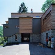 ArchitektInnen / KünstlerInnen: Johannes Kastner-Lanjus<br>Projekt: Haus S.<br>Aufnahmedatum: 05/05<br>Format: 6x9cm C-Dia<br>Lieferformat: Dia-Duplikat, Scan 300 dpi<br>Bestell-Nummer: 050525-10<br>