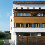 ArchitektInnen / KünstlerInnen: Walter Stelzhammer<br>Projekt: Wohnhausanlage Mühlgrundweg<br>Aufnahmedatum: 09/95<br>Format: 6x9cm C-Dia<br>Lieferformat: Dia-Duplikat, Scan 300 dpi<br>Bestell-Nummer: 950920-12<br>