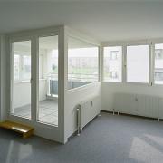 ArchitektInnen / KünstlerInnen: Walter Stelzhammer<br>Projekt: Wohnhausanlage am Leberberg<br>Aufnahmedatum: 09/97<br>Format: 6x9cm C-Dia<br>Lieferformat: Dia-Duplikat, Scan 300 dpi<br>Bestell-Nummer: 970909-03<br>
